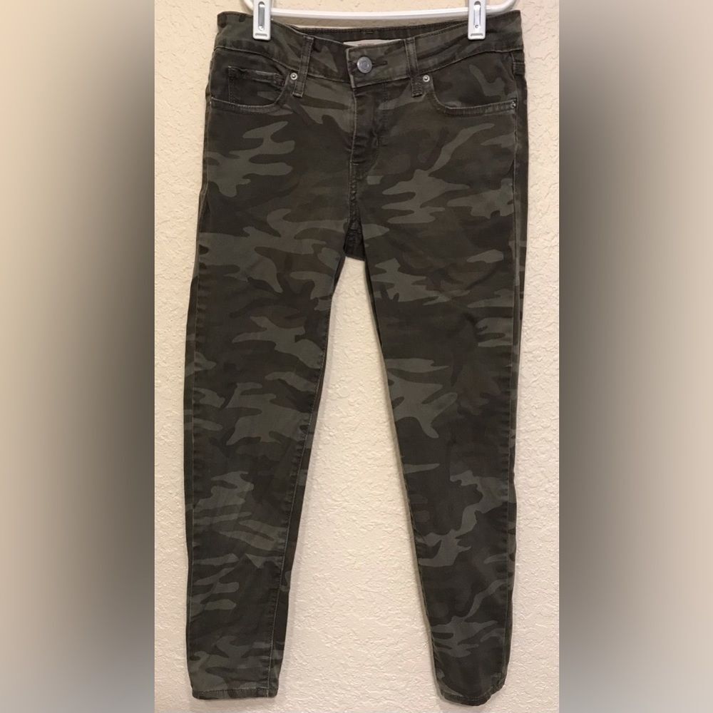 Camo Levi’s 711 Skinny Jeans